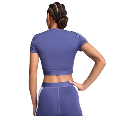 Puma W PUMA STRONG TEE - SHORT (526805 46) Puma W PUMA STRONG TEE - SHORT (526805 46)
