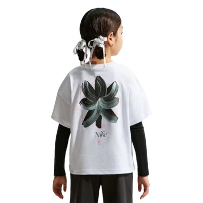 Nike G NSW TEE OC BOXY FLOWER (II0883-100) Nike G NSW TEE OC BOXY FLOWER (II0883-100)