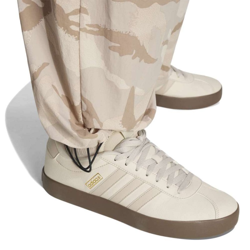 Adidas Seasonal Essentials Camo Woven Parachute Pants (KG4735)